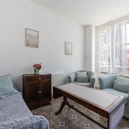 Les Muriers - Maison Avec Terrasse Proche Holiday home *