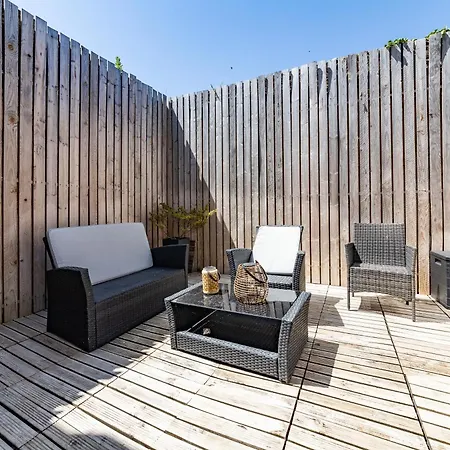 Les Muriers - Maison Avec Terrasse Proche Holiday home